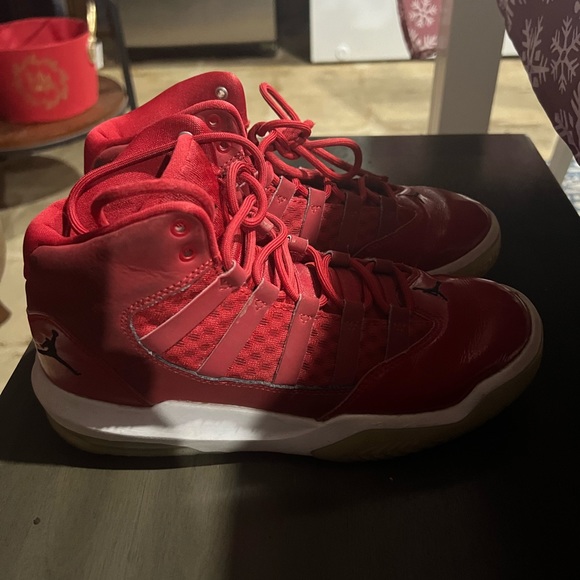 Jordan Red - Picture 2 of 4